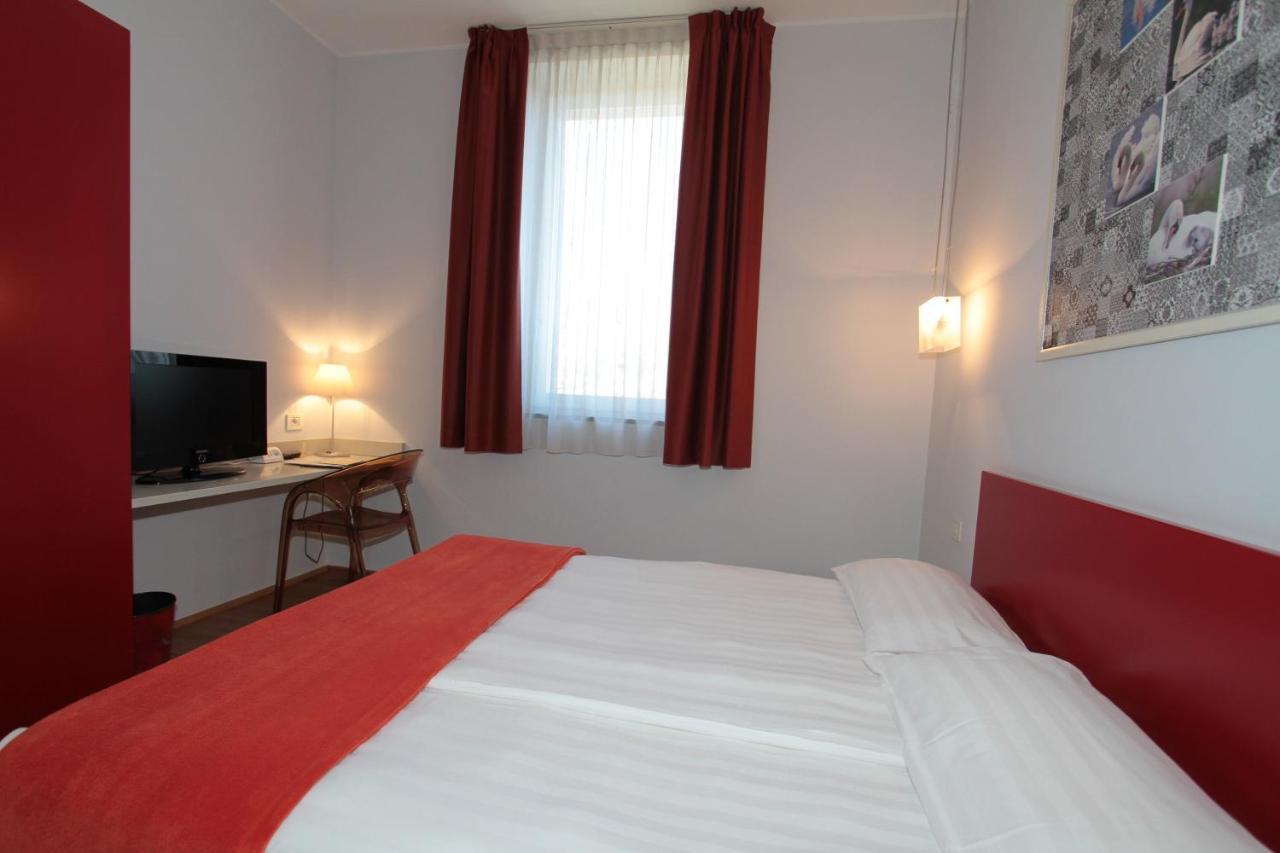 Hotel La Sosta Cisano Bergamasco ภายนอก รูปภาพ